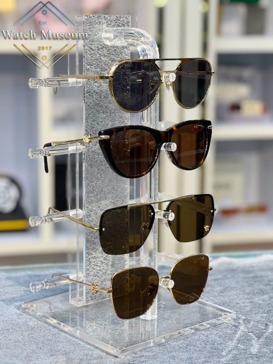 Aviator frames, sunglasses.