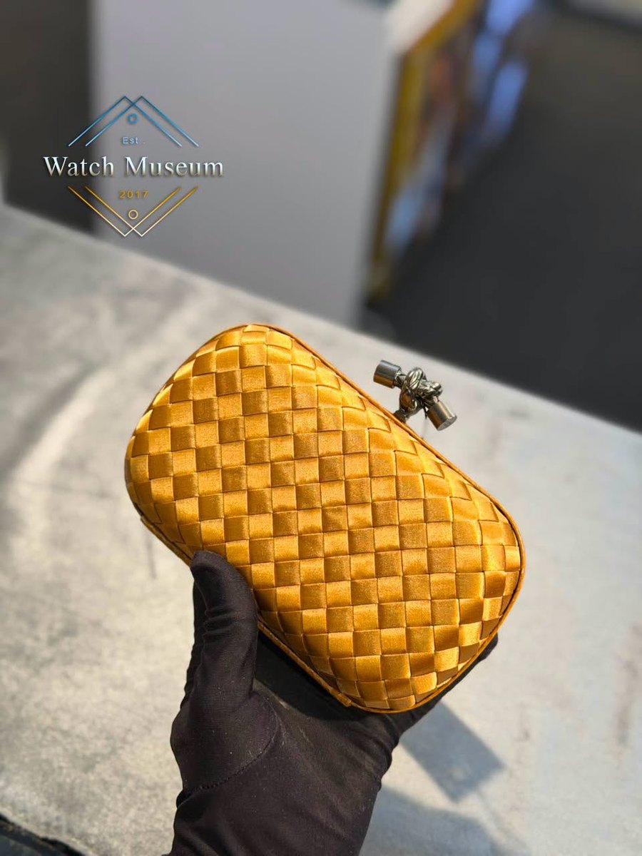 Woven clutch, gold, bags.
