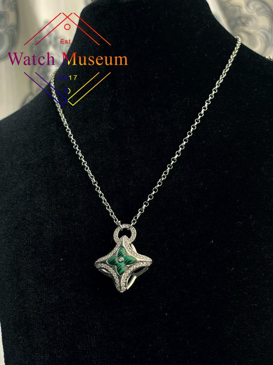 Star pendant, necklaces.