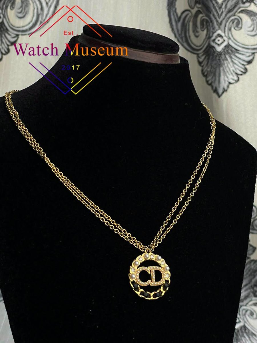 Medallion necklace, necklaces.